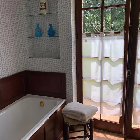 Provencale Avec Et Piscine Aussillon