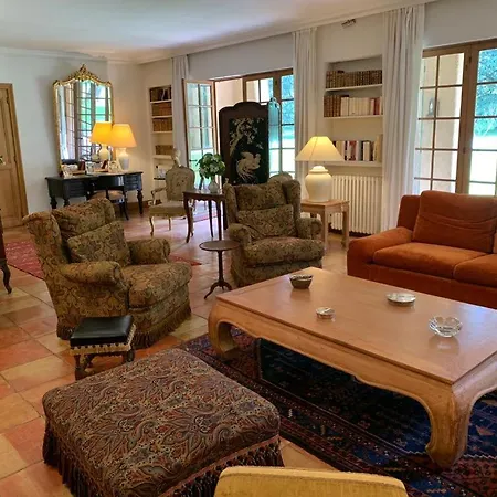 Villa Provencale Avec Et Piscine *
